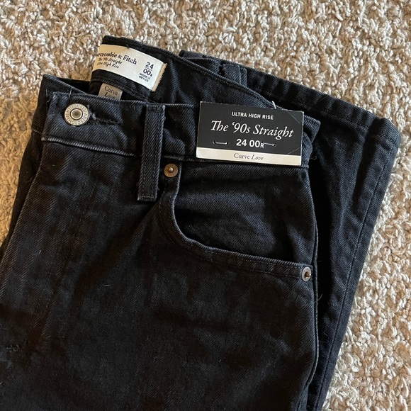 Abercrombie & Fitch Curve Love Ultra High Rise 90s Straight Jean - Picture 2 of 7